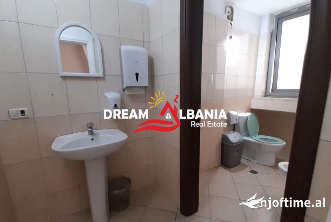 Ambjent per zyra me qera tek Rruga e Kavajes, prane Globe (ID 42611104)