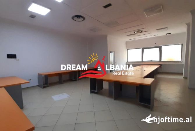 Ambient biznesi me qera 3+1 ne Tirane - 1,700 Euro