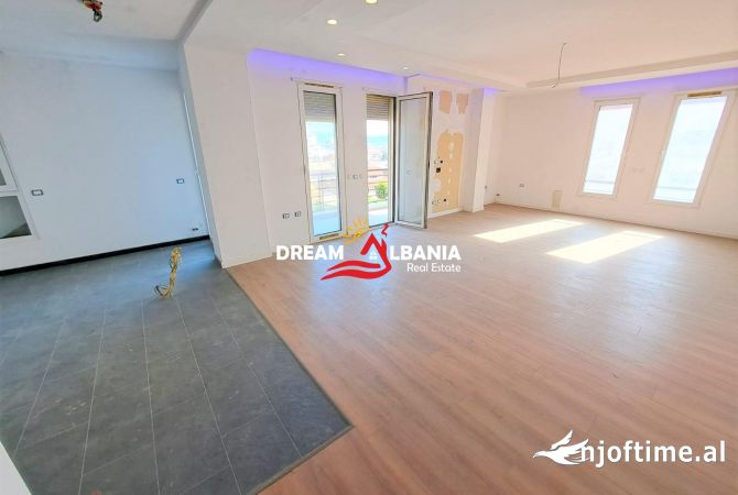 Ambient biznesi me qera 3+1 ne Tirane - 1,300 Euro