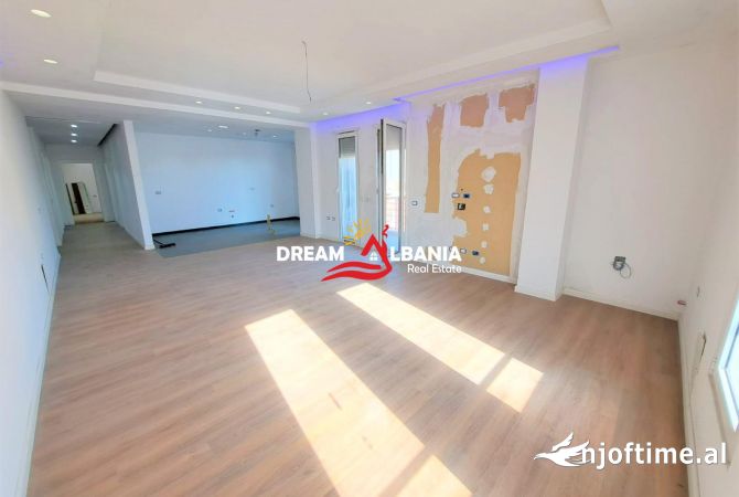Ambient biznesi me qera 3+1 ne Tirane - 1,300 Euro