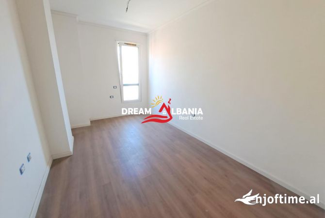 Ambient biznesi me qera 3+1 ne Tirane - 1,300 Euro