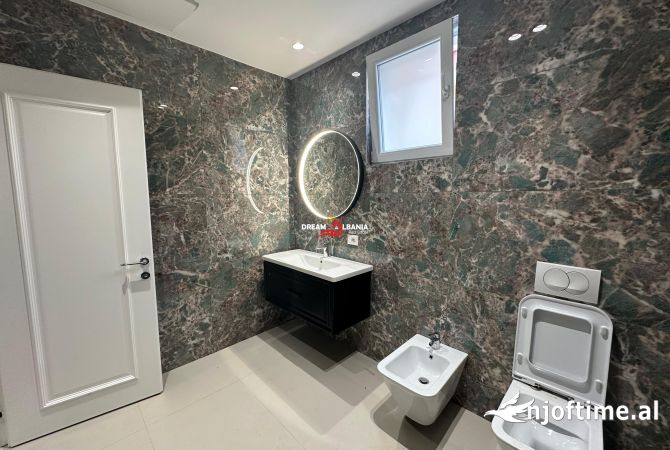 Shtepi me qera Apartament ne Tirane, 2+1, Mobilimi E mobiluar, Pagesa 1,000  Euro.