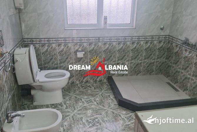 Shtepi me qera Apartament ne Tirane, 2+1, Mobilimi E mobiluar, Pagesa 50,000  Leke.
