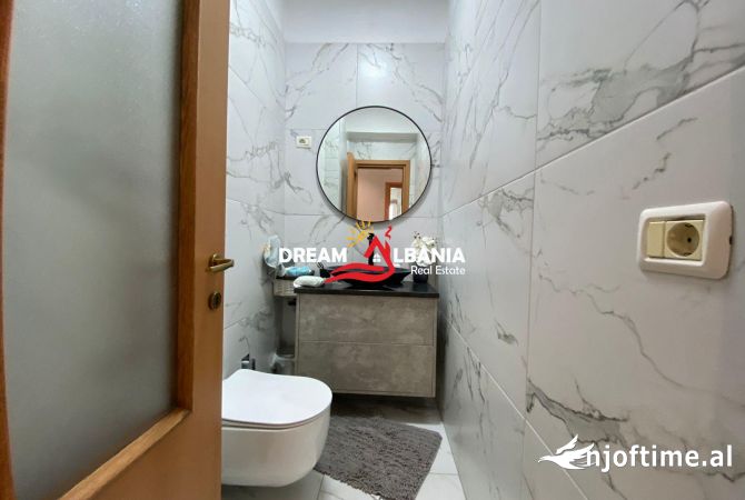 Shtepi me qera Apartament ne Tirane, 3+1, Mobilimi E mobiluar, Pagesa 1,000  Euro.