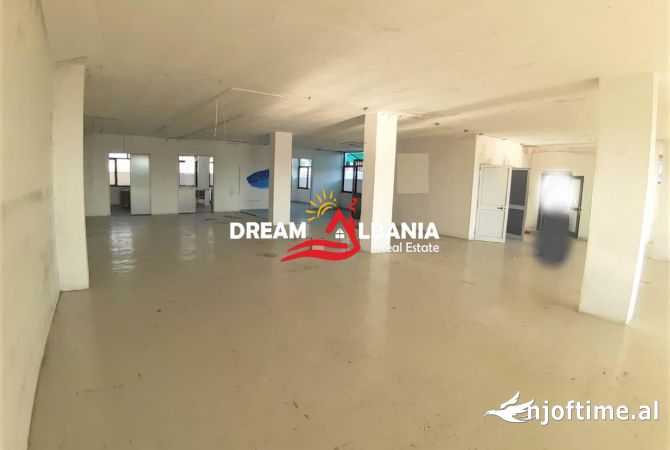 Ambient biznesi me qera 3+1 ne Tirane - 850 Euro