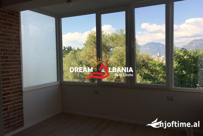 Shtepi me qera Apartament ne Tirane, 2+1, Mobilimi Pjeserisht e mobiluar, Pagesa 450  Euro.