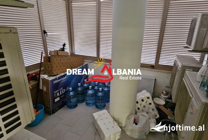 Ambjent me Qera ne qender te Shkodres (ID 42611237)