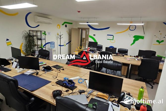 Ambjent me Qera ne qender te Shkodres (ID 42611237)