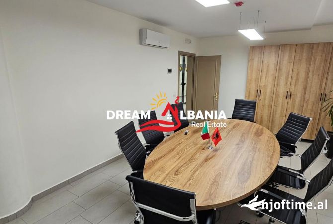 Ambient biznesi me qera 3+1 ne Shkoder - 3,000 Euro