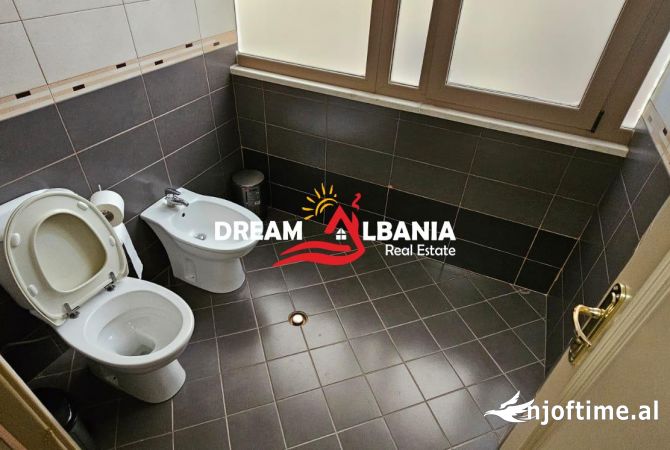 Ambjent me Qera ne qender te Shkodres (ID 42611237)