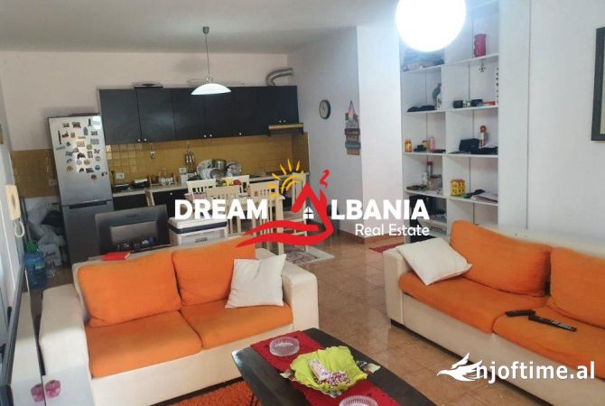 Shtepi me qera 2+1 ne Tirane - 56,000 Leke
