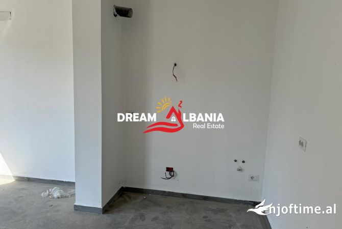 Ambient biznesi me qera 3+1 ne Tirane - 45,000 Leke