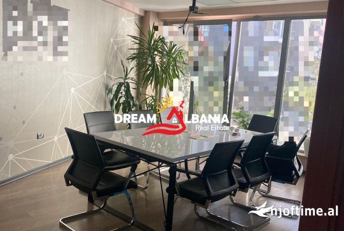 Ambient biznesi me qera 3+1 ne Tirane - 3,000 Euro