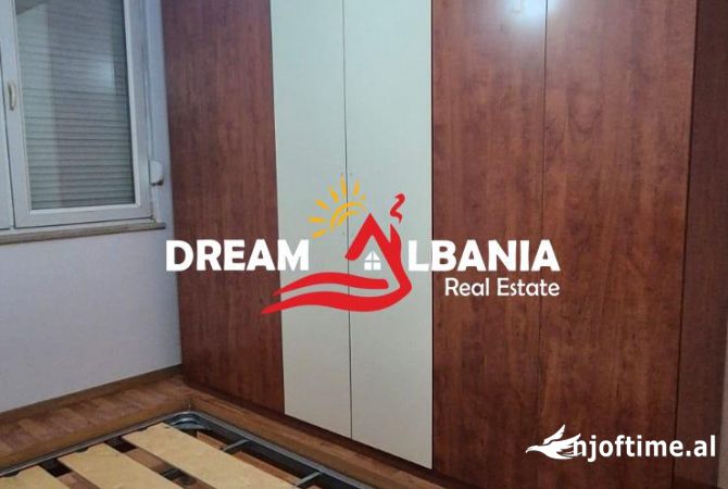 Ambjent per zyra me qera te Ish-Expozita prane Gjykates se Rrethit Gjyqesor (ID 42611234).