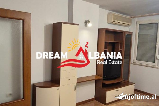 Ambient biznesi me qera 3+1 ne Tirane - 1,200 Euro