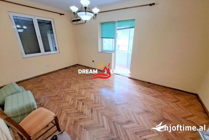 Shtepi ne shitje Apartament ne Tirane, 2+1, Mobilimi Bosh, pa mobiluar, Pagesa 154,000  Euro.