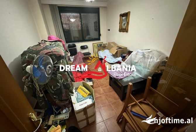 Shtepi ne shitje Apartament ne Tirane, 2+1, Mobilimi E mobiluar, Pagesa 248,000  Euro.