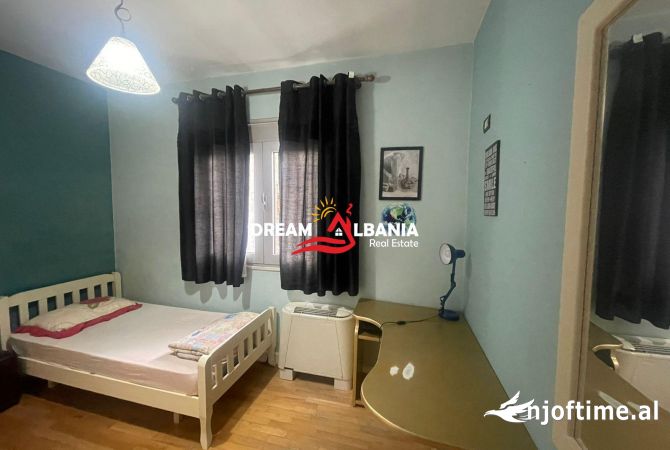 Shtepi me qera Duplex(shtepi me 2 kate) ne Tirane, 3+1, Mobilimi E mobiluar, Pagesa 1,350  Euro.