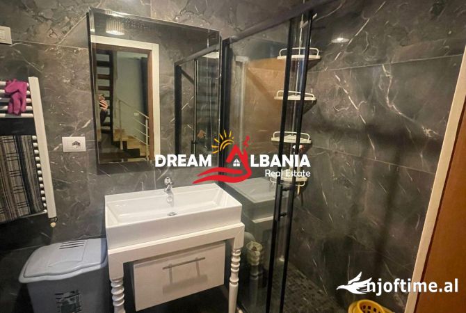 Shtepi me qera Duplex(shtepi me 2 kate) ne Tirane, 3+1, Mobilimi E mobiluar, Pagesa 1,350  Euro.