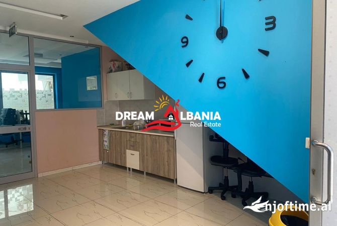 Ambjent zyrash me qera tek Hotel Stela – 9 Kateshet (ID 42611241)