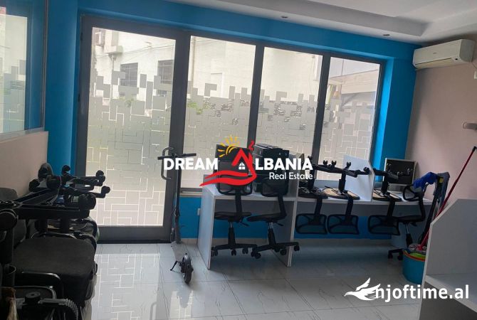 Ambient biznesi me qera 3+1 ne Tirane - 900 Euro
