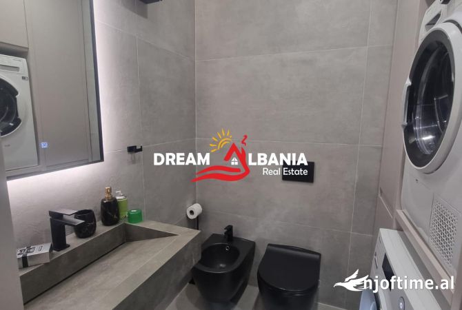 Shtepi me qera Apartament ne Tirane, 2+1, Mobilimi E mobiluar, Pagesa 1,800  Euro.