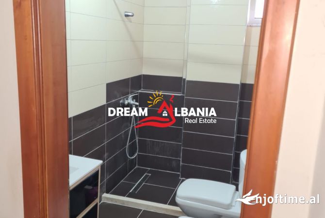 Shtepi ne shitje Apartament ne Tirane, 1+1, Mobilimi E mobiluar, Pagesa 76,000  Euro.