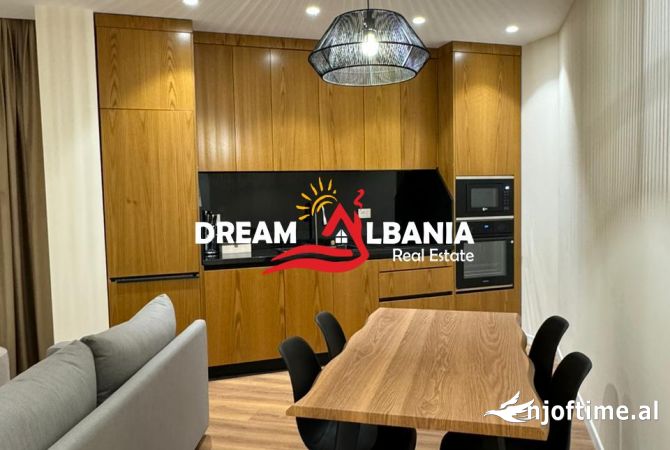 Shtepi ne shitje Apartament ne Tirane, 2+1, Mobilimi E mobiluar, Pagesa 280,000  Euro.