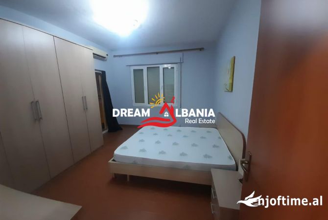 Shtepi ne shitje Apartament ne Tirane, 2+1, Mobilimi Pjeserisht e mobiluar, Pagesa 210,600  Euro.