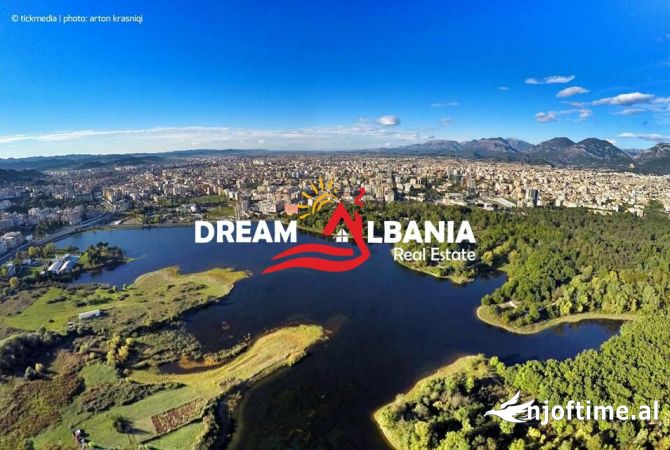 Truall ose Toke  ne Tirane - 4,200,000 Euro