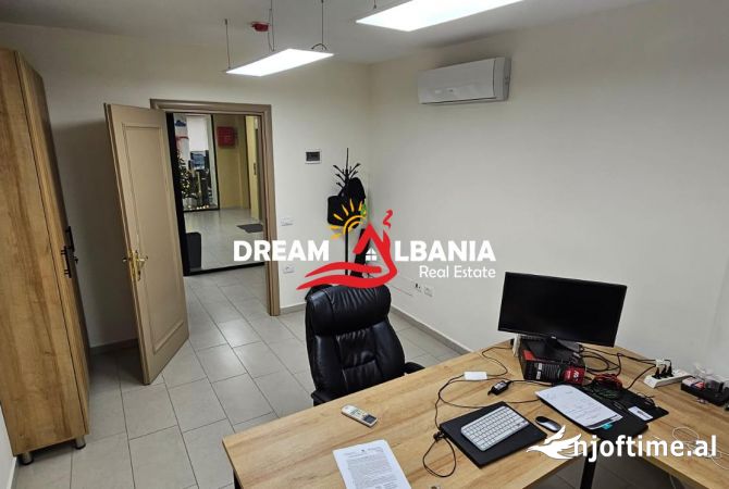 Ambient biznesi ne shitje 3+1 ne Shkoder - 665,900 Euro