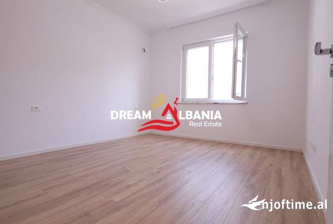 Shtepi ne shitje Apartament ne Tirane, 2+1, Mobilimi Bosh, pa mobiluar, Pagesa 210,000  Euro.