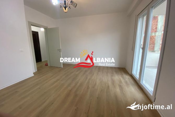 Shtepi me qera Apartament ne Tirane, 2+1, Mobilimi Bosh, pa mobiluar, Pagesa 500  Euro.