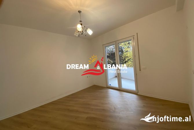 Shtepi me qera Apartament ne Tirane, 2+1, Mobilimi Bosh, pa mobiluar, Pagesa 500  Euro.