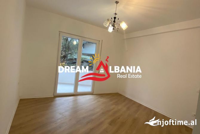 Shtepi me qera Apartament ne Tirane, 2+1, Mobilimi Bosh, pa mobiluar, Pagesa 500  Euro.