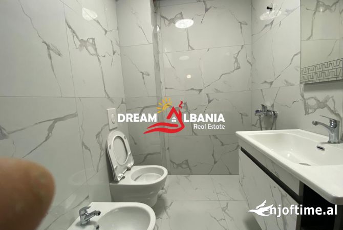 Shtepi me qera Apartament ne Tirane, 2+1, Mobilimi Bosh, pa mobiluar, Pagesa 500  Euro.