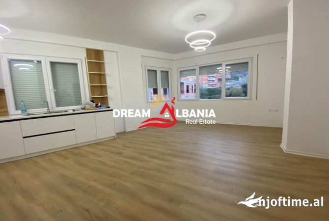 Shtepi me qera Apartament ne Tirane, 2+1, Mobilimi Bosh, pa mobiluar, Pagesa 500  Euro.