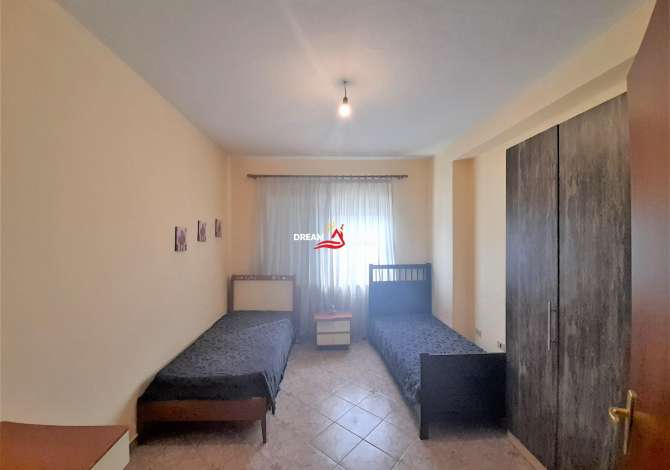 Shtepi ne shitje  ne Tirane, 2+1, Mobilimi E mobiluar, Pagesa 114,000  Euro.