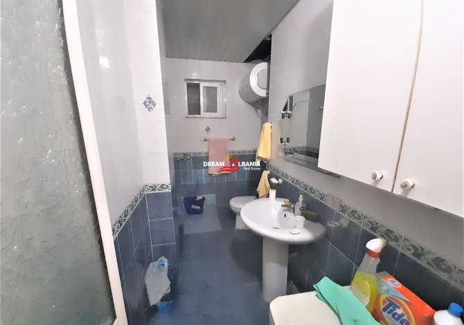 Shtepi ne shitje  ne Tirane, 2+1, Mobilimi E mobiluar, Pagesa 114,000  Euro.