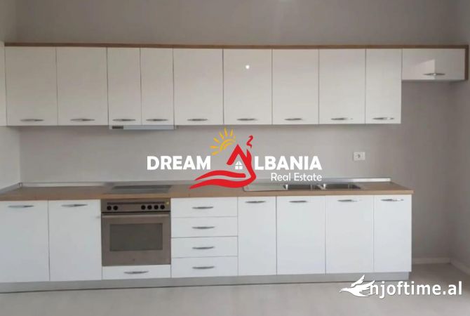 Ambient biznesi me qera 3+1 ne Tirane - 490 Euro