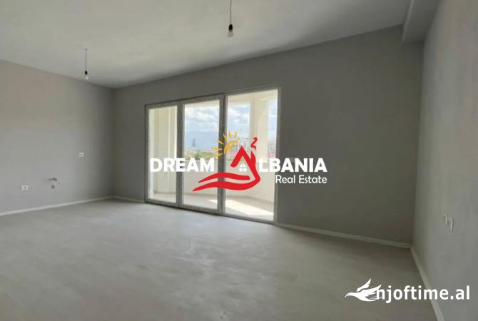 Ambient biznesi me qera 3+1 ne Tirane - 490 Euro