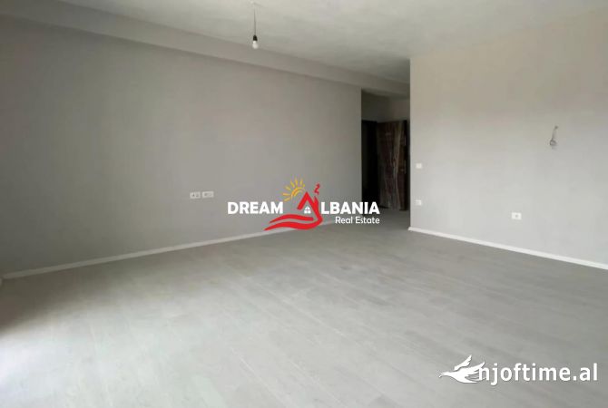 Ambient biznesi me qera 3+1 ne Tirane - 490 Euro