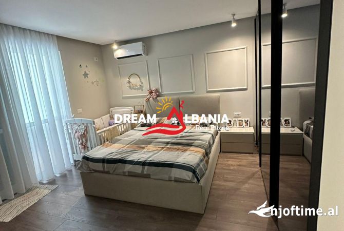 Shtepi ne shitje Apartament ne Tirane, 2+1, Mobilimi E mobiluar, Pagesa 185,000  Euro.