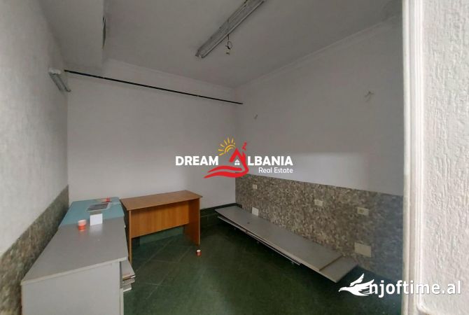 Ambient biznesi me qera 3+1 ne Tirane - 475 Euro