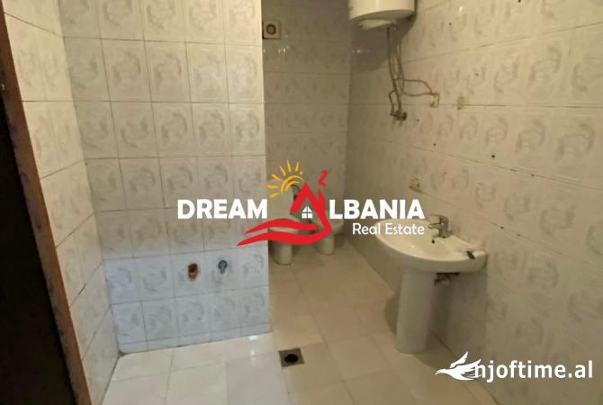 Ambient biznesi me qera 3+1 ne Tirane - 500 Euro