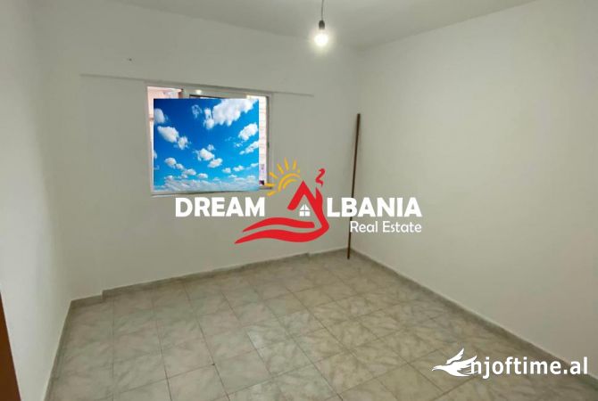 Ambient biznesi me qera 3+1 ne Tirane - 500 Euro