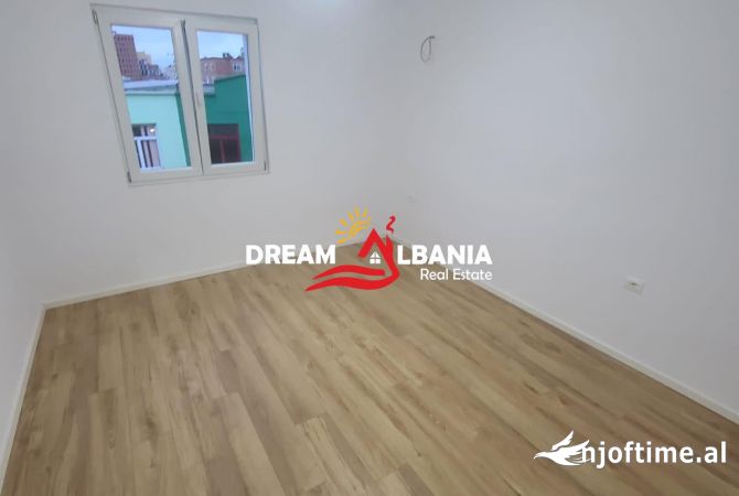 Shtepi ne shitje Apartament ne Tirane, 1+1, Mobilimi Bosh, pa mobiluar, Pagesa 120,000  Euro.