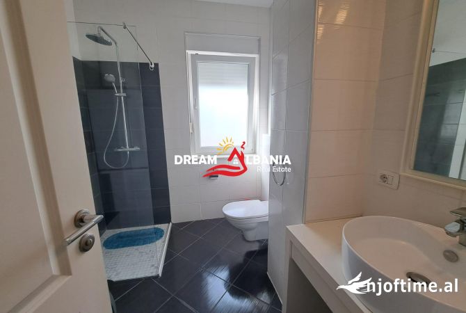 Shtepi me qera Apartament ne Tirane, 3+1, Mobilimi E mobiluar, Pagesa 1,600  Euro.