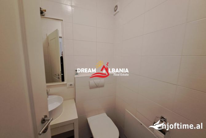 Shtepi me qera Apartament ne Tirane, 3+1, Mobilimi E mobiluar, Pagesa 1,600  Euro.