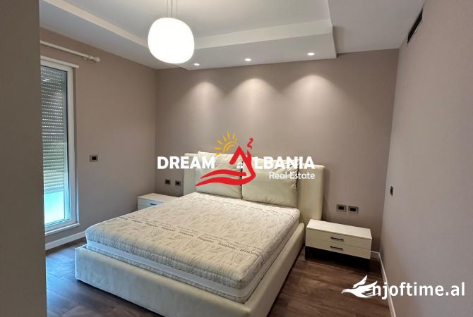 Shtepi ne shitje Vila Luksoze ne Durres, 2+1, Mobilimi E mobiluar, Pagesa 550,000  Euro.